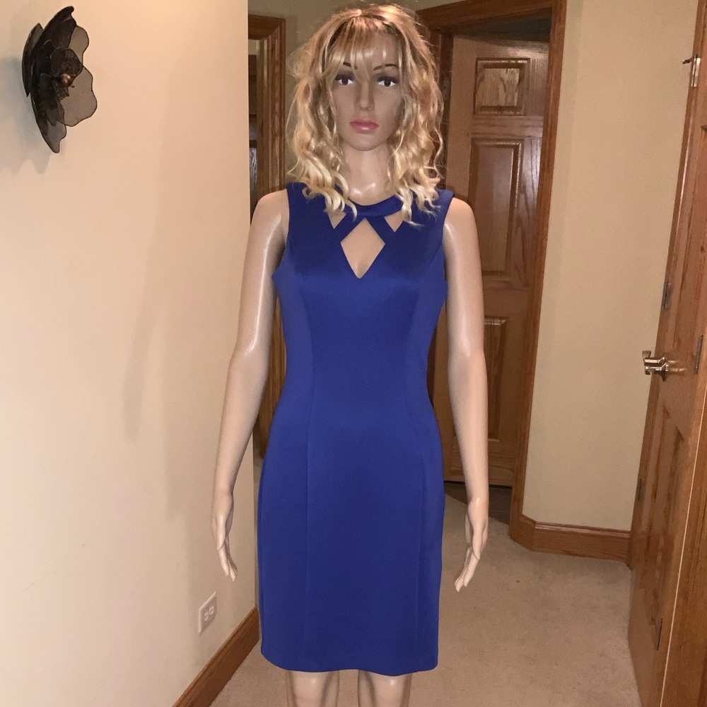👗👗GUESS CUTOUT DRESS